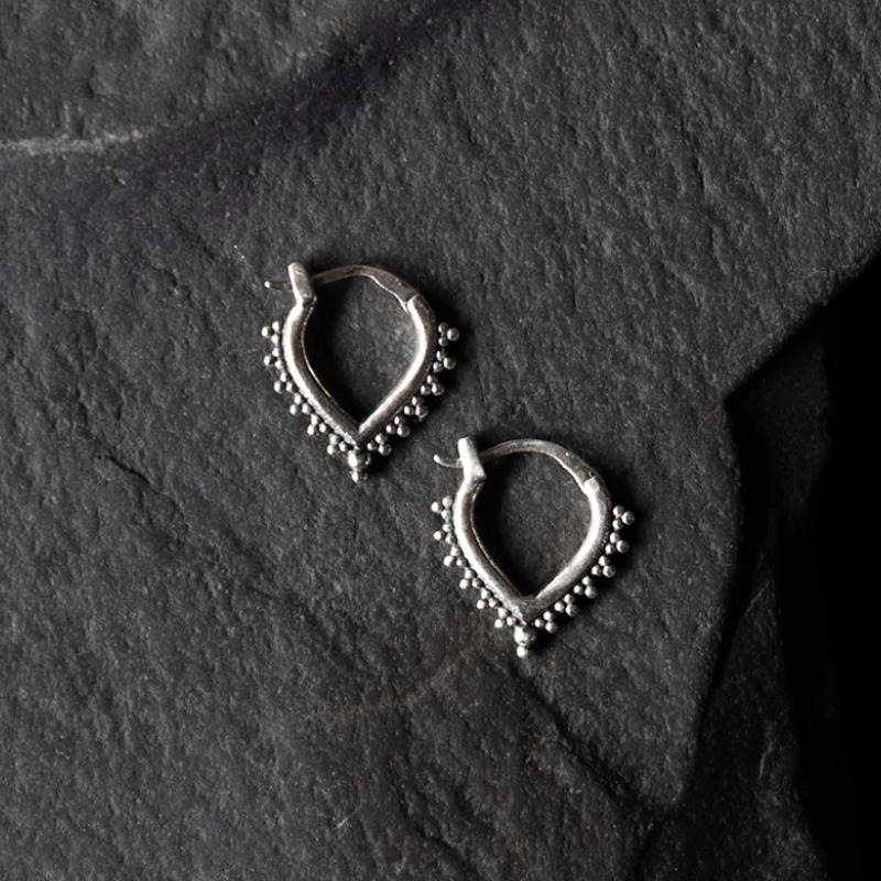 Beaded Chevron | Boucles d'oreilles créoles