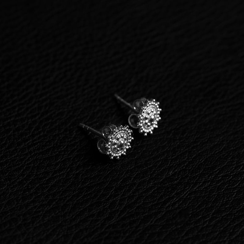 Mandala | Clous d'oreilles - NOIR KĀLA