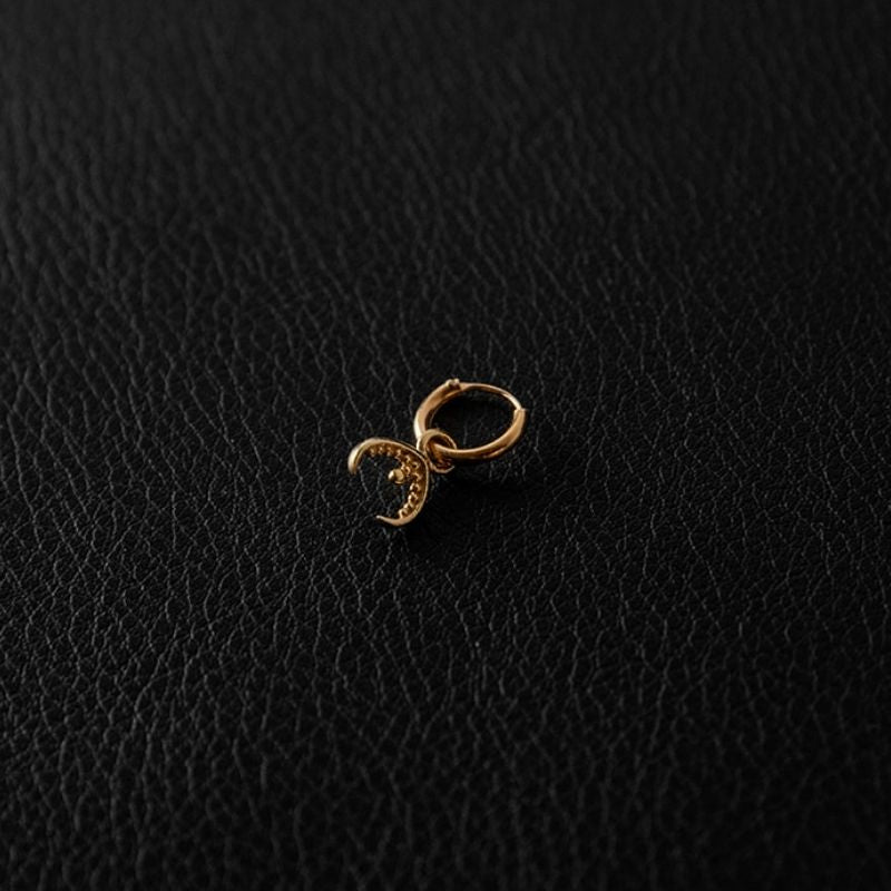 Crescent Moon | Boucles d'oreilles créoles à breloques - Or - NOIR KĀLA