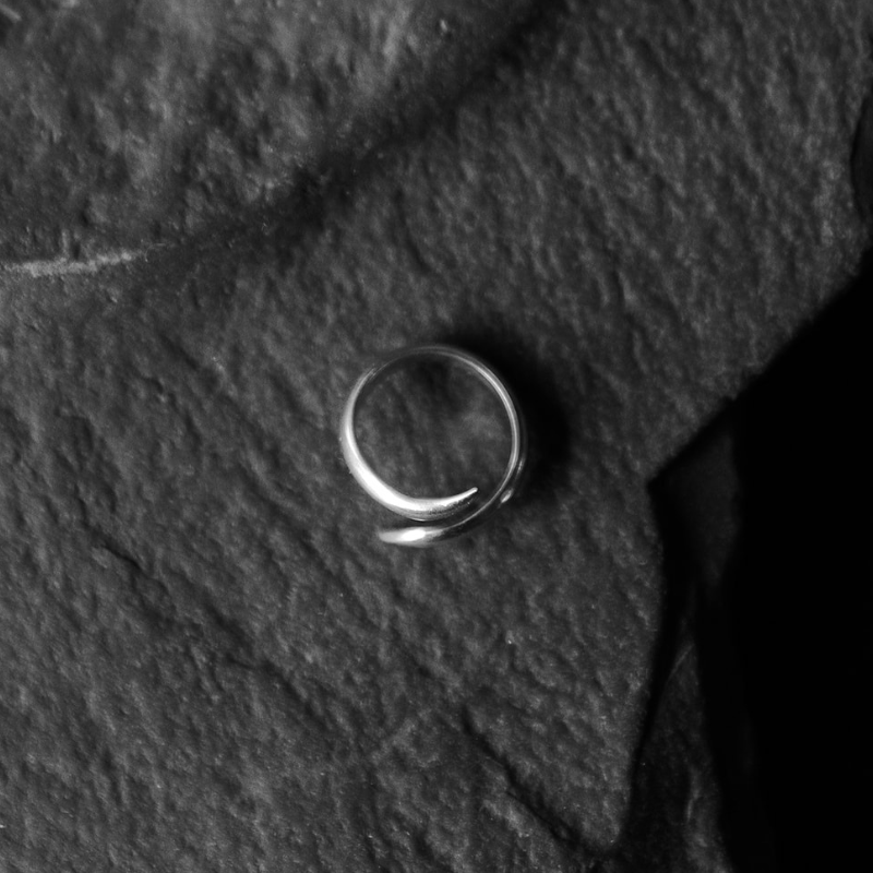 Ondulation | Bague - NOIR KĀLA