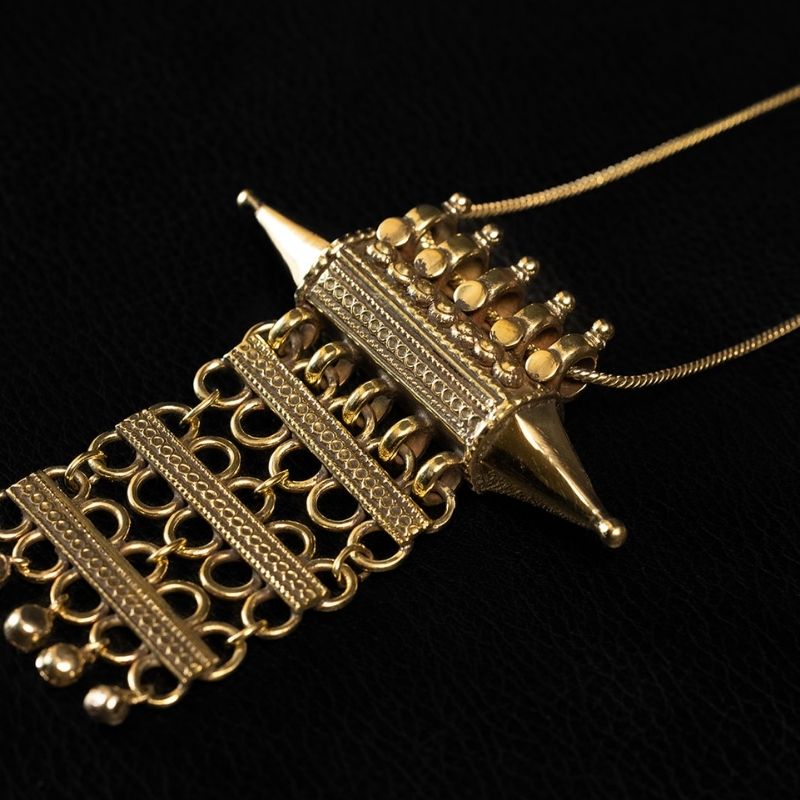 Heirloom | Pendant Necklace - Brass - NOIR KĀLA