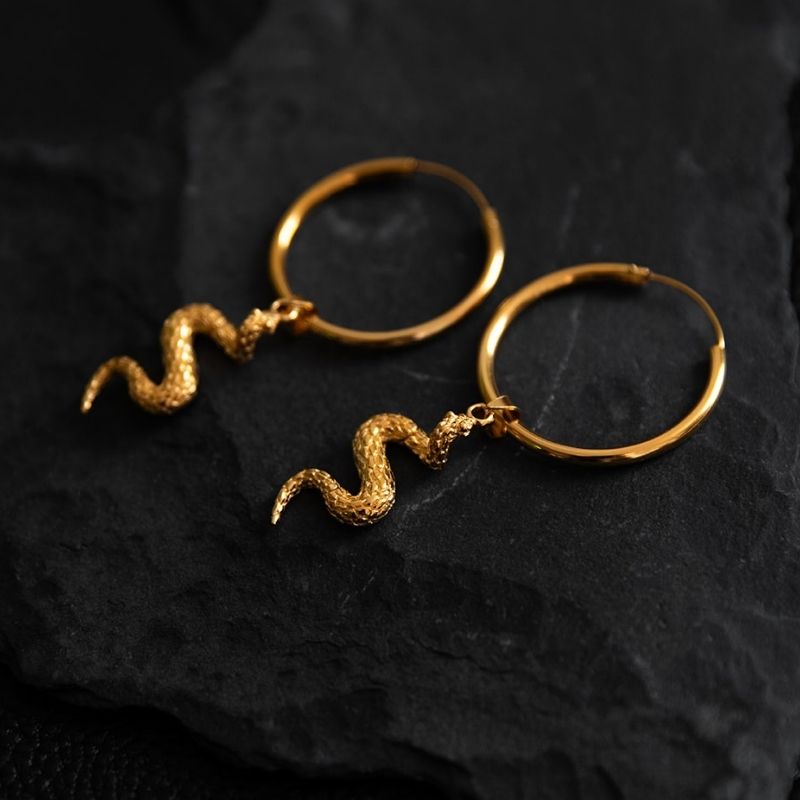 Serpent | Boucles d'oreilles créoles à breloques - Or - NOIR KĀLA