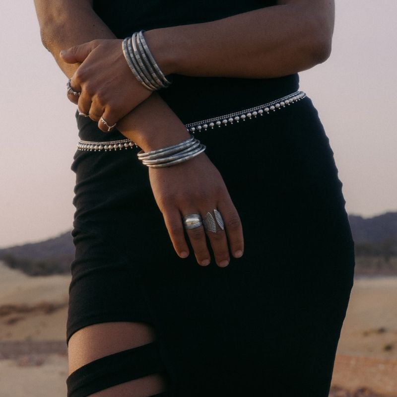 Devī | Chaîne de taille