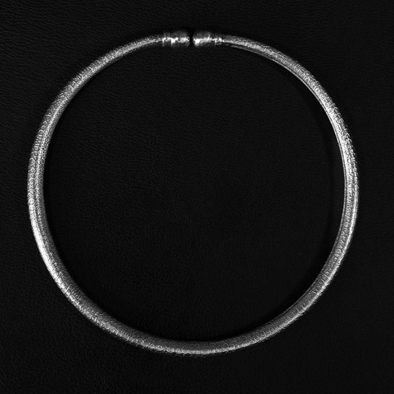 Snake Skin Hoop | Collar Necklace – 925 Silver - NOIR KĀLA