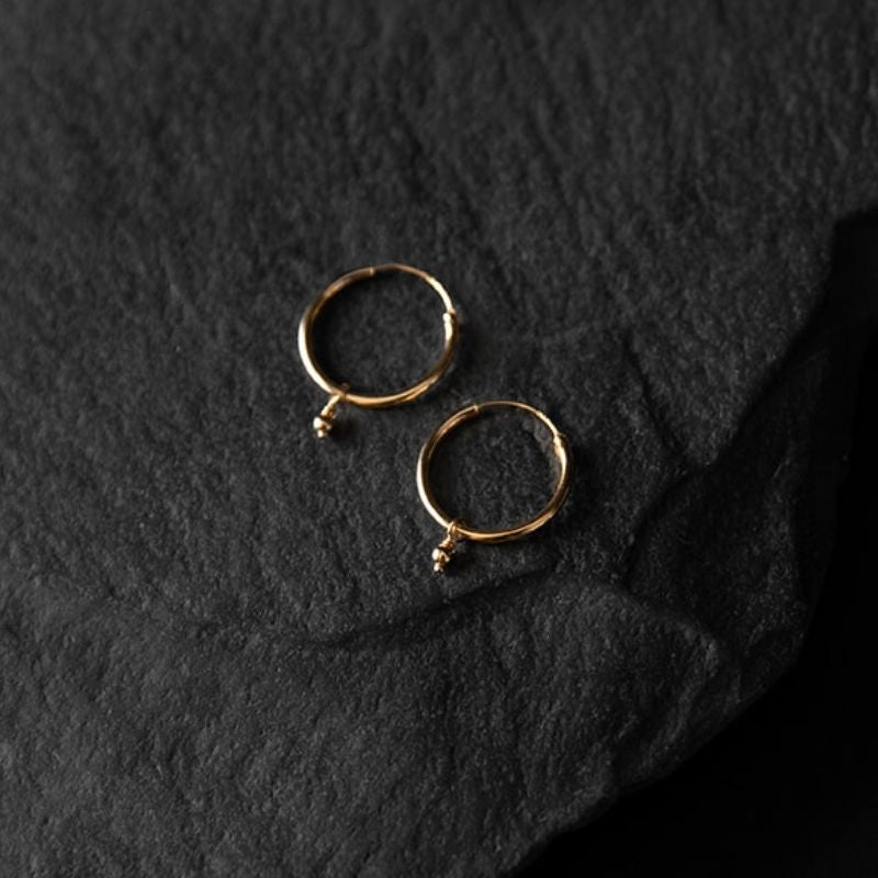 Starseed | Boucles d'oreilles créoles à breloques - Or - NOIR KĀLA