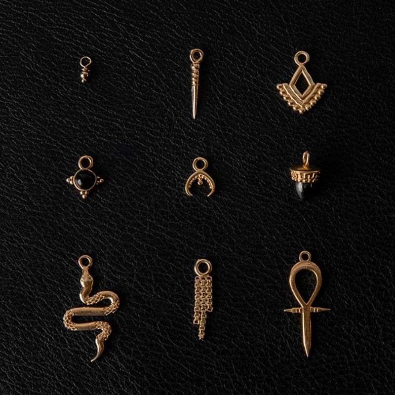 Mélangez et assortissez les breloques et les créoles | Ensemble de boucles d'oreilles personnalisables - Or - NOIR KĀLA