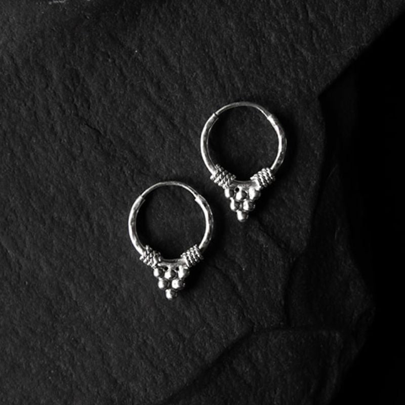 Beaded Mountain | Boucles d'oreilles créoles - NOIR KĀLA