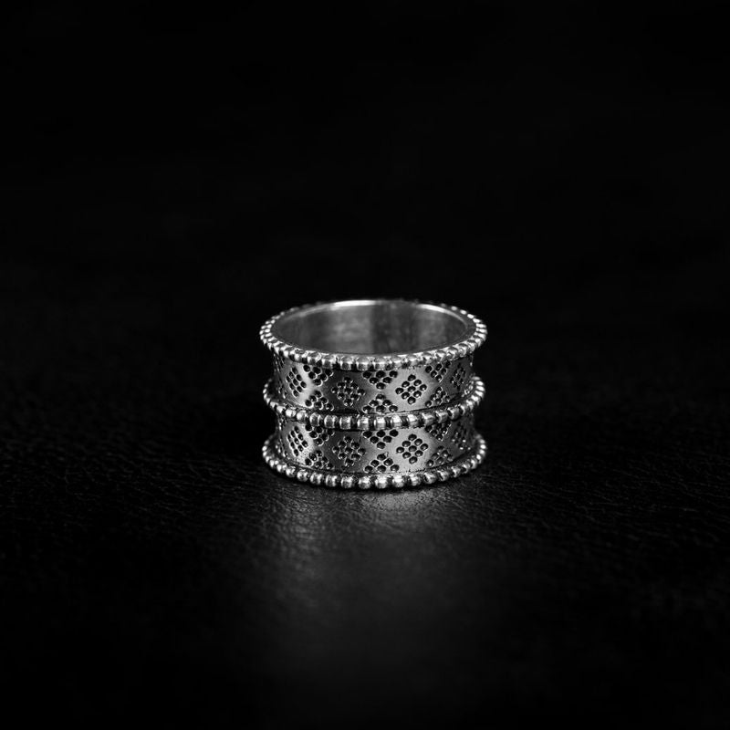 Ornamental | Bague - NOIR KĀLA
