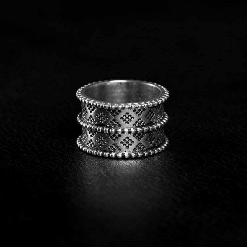 Ornamental | Bague - NOIR KĀLA