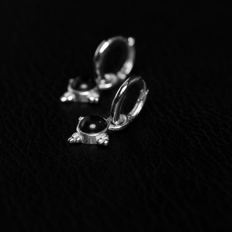 Dark Onyx | Boucles d'oreilles créoles à breloques