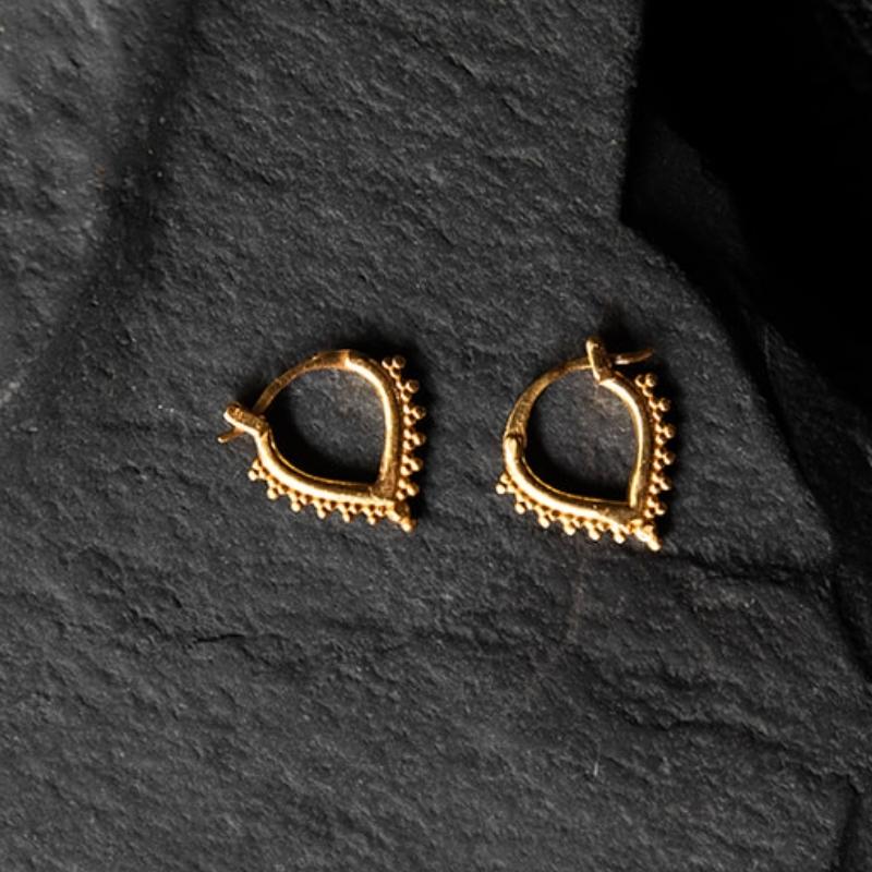 Beaded Chevron | Boucles d'oreilles créoles - Or