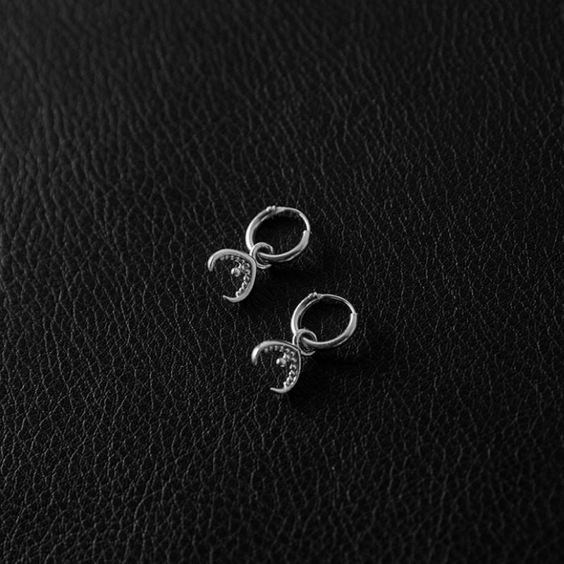 Crescent Moon | Boucles d'oreilles créoles à breloques - NOIR KĀLA