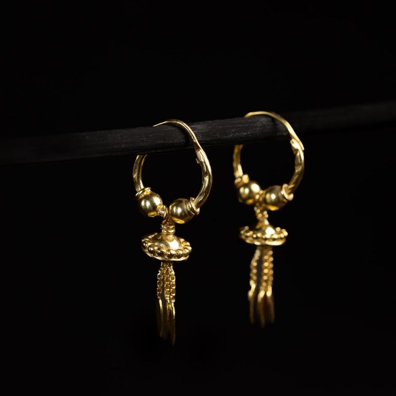 Ancient Future | Boucles d'oreilles créoles - Or - NOIR KĀLA