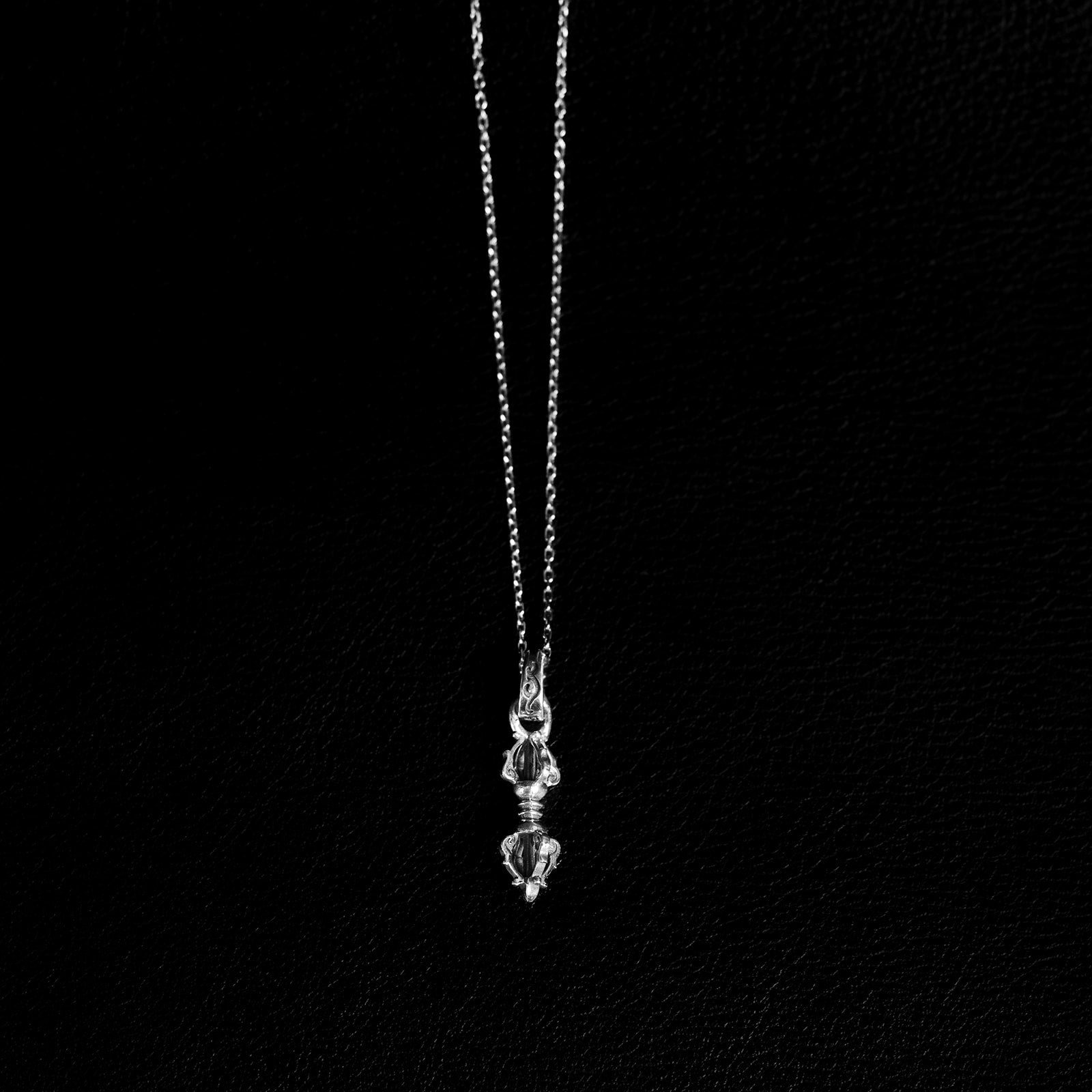 Vajra Pendant Necklace 925 Silver | Vajra Pendant | Noir KĀLA