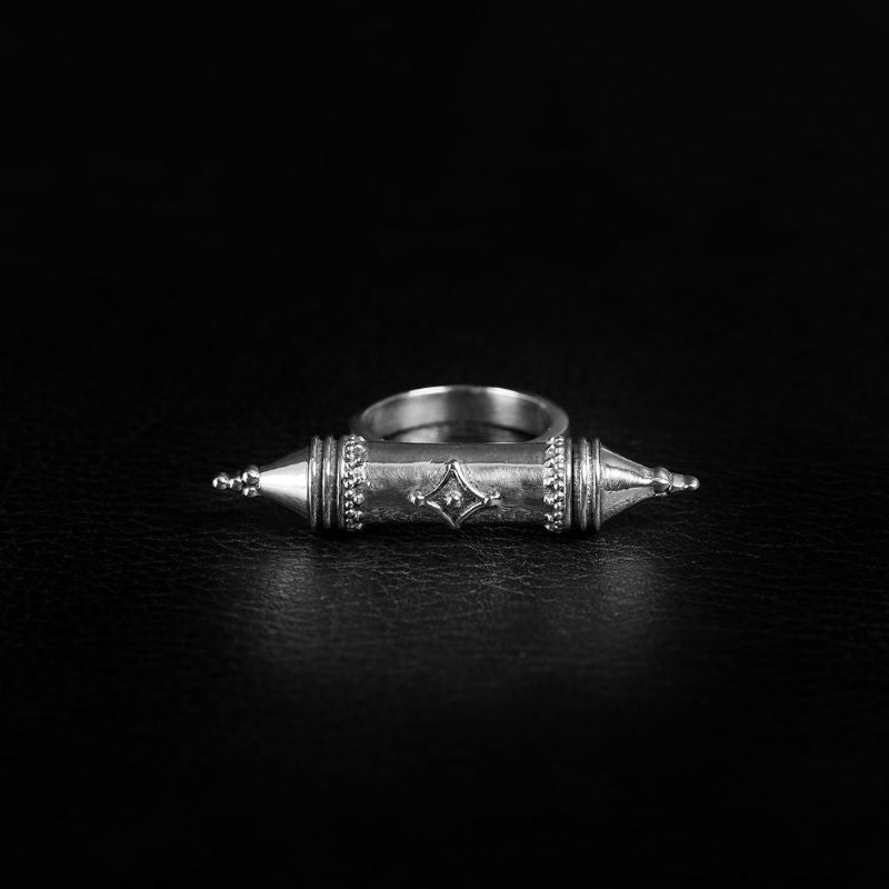 Vessel Amulet | Bague - NOIR KĀLA