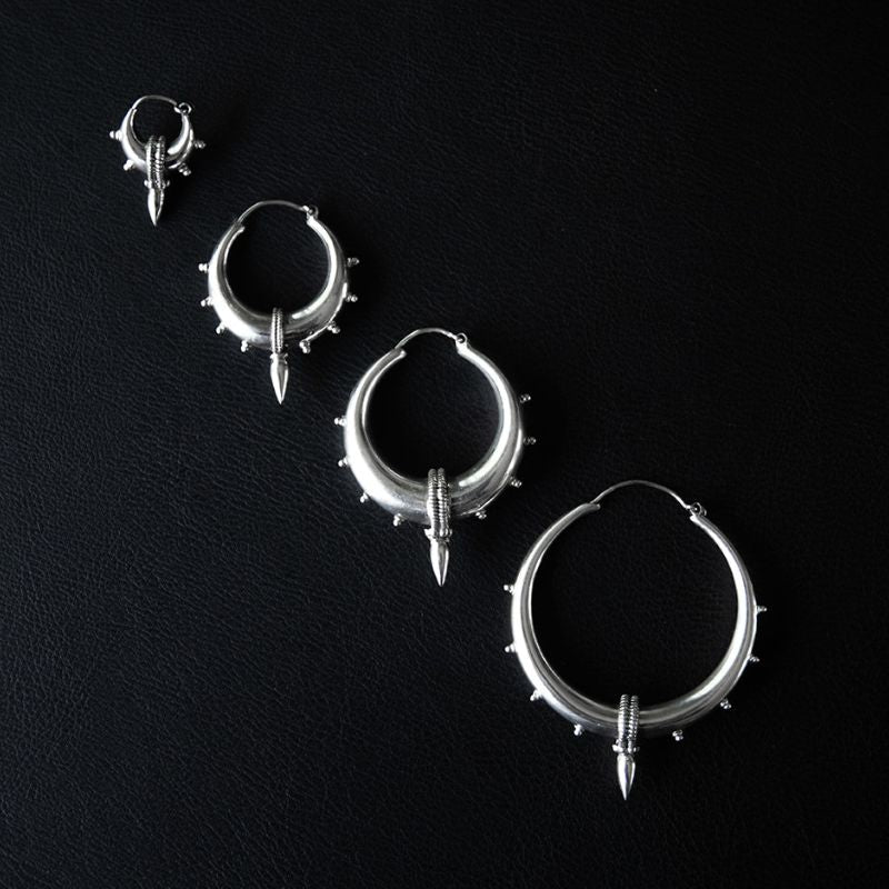 Pushkar | Boucles d'oreilles créoles - NOIR KĀLA