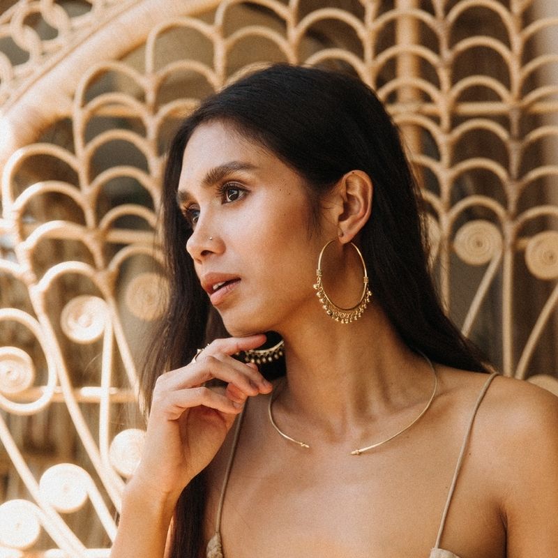 Wind Womxn | Boucles d'oreilles créoles - Laiton - NOIR KĀLA