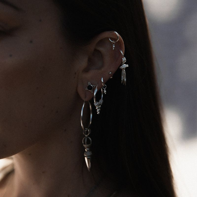 Beaded Mountain | Boucles d'oreilles créoles - NOIR KĀLA