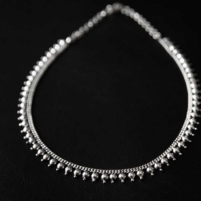 Devī II | Collier long - NOIR KĀLA