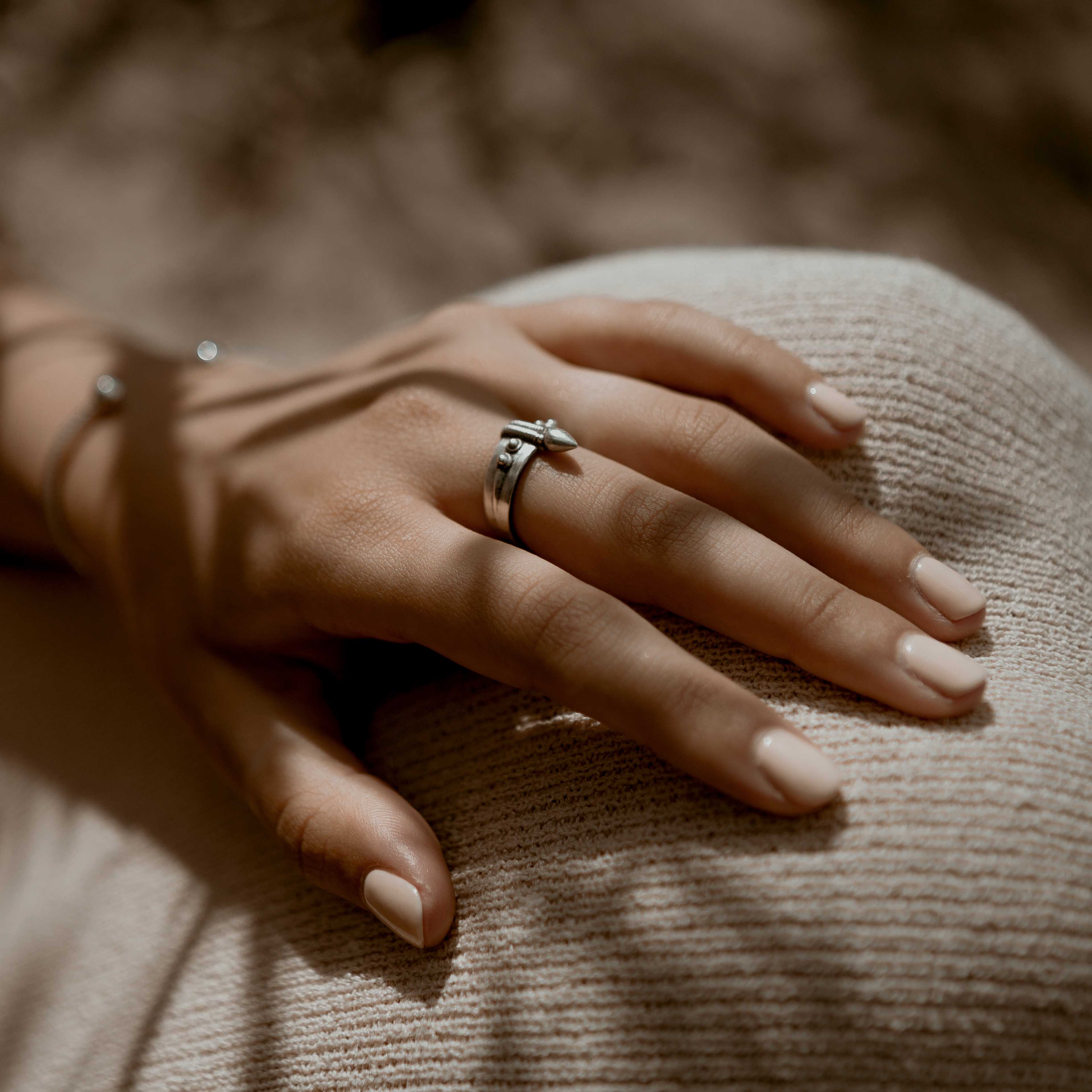 Xeyna | Bague - NOIR KĀLA