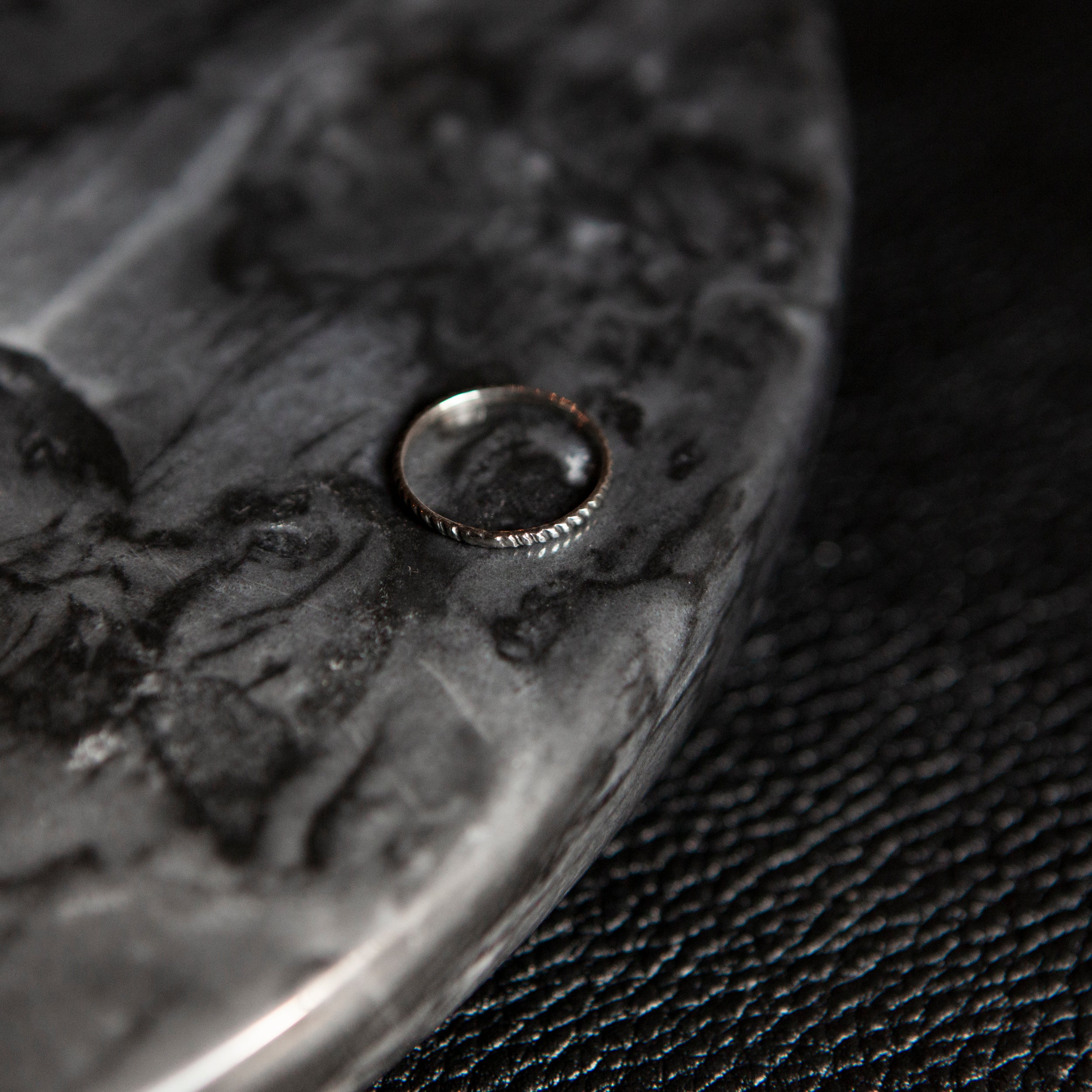 Twisted Circle | Ring – 925 Silver - NOIR KĀLA