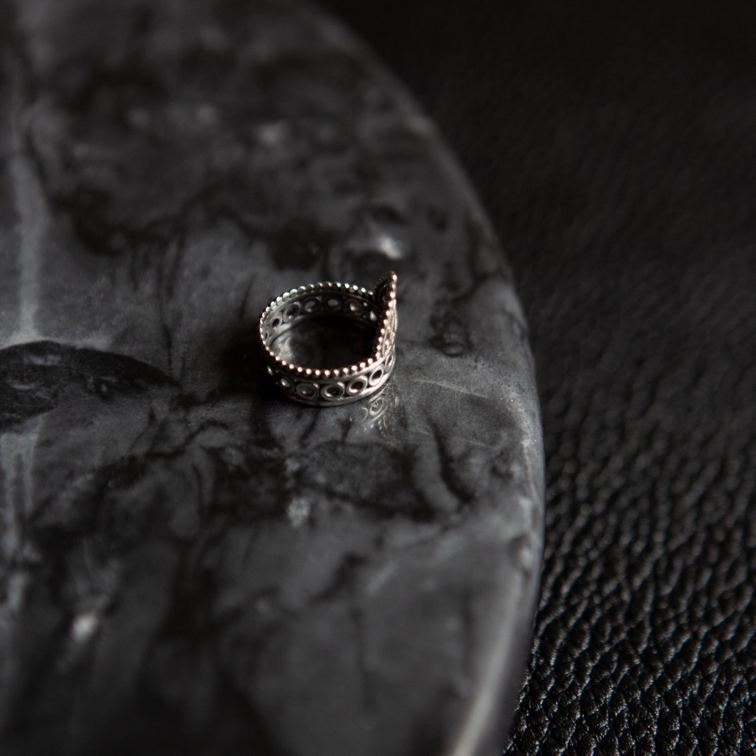 Sākyas | Bague