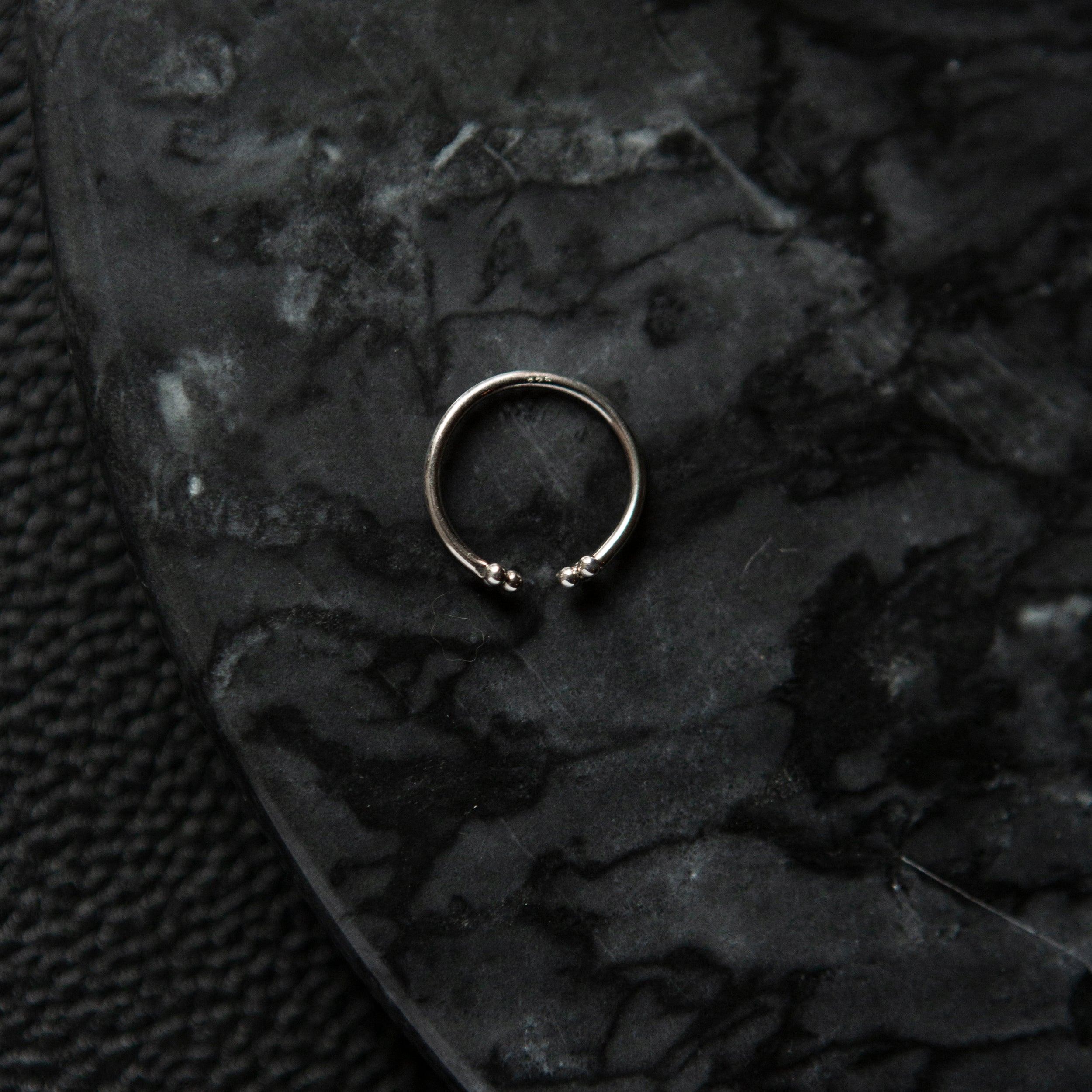 Open Trinity | Bague - NOIR KĀLA