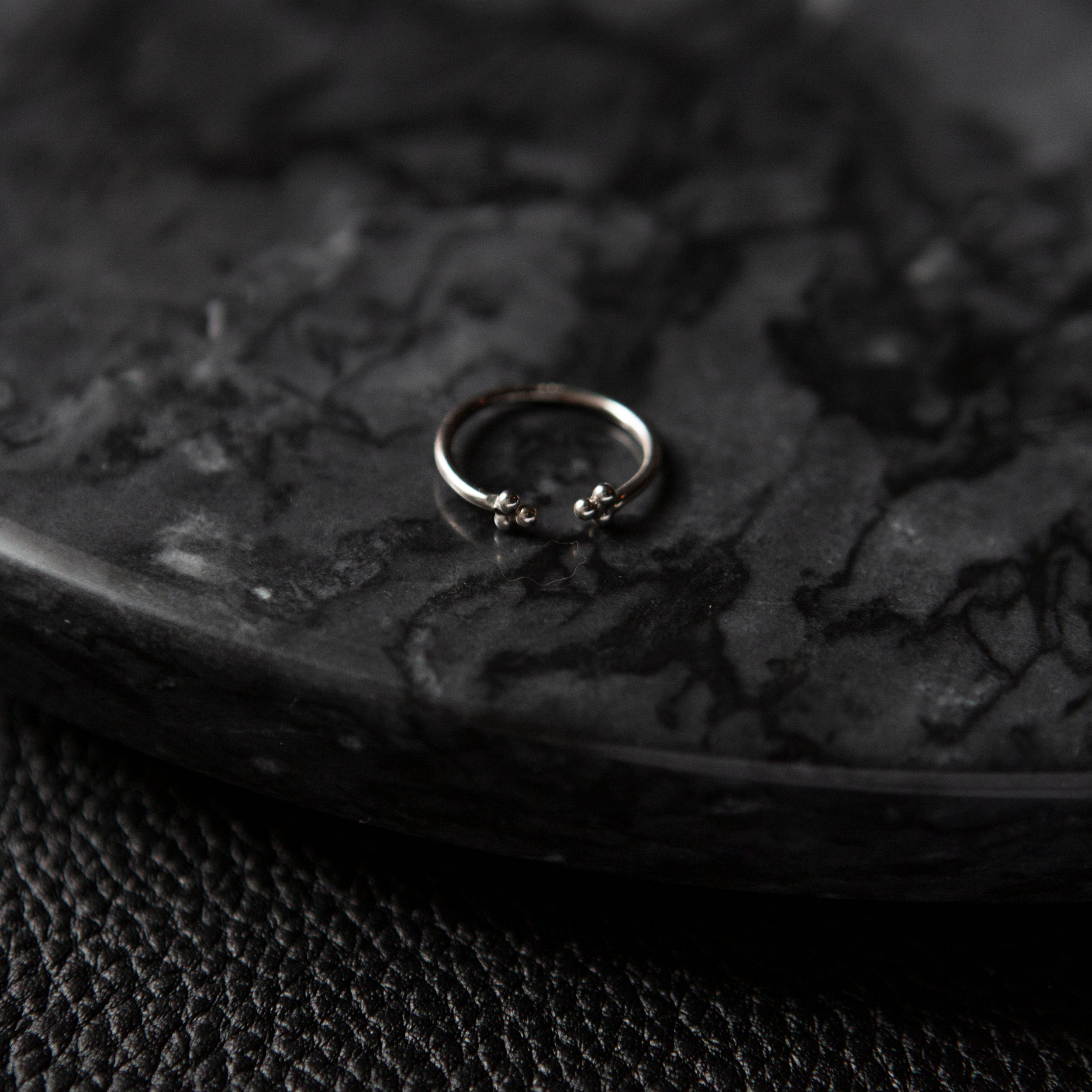 Open Trinity | Bague - NOIR KĀLA