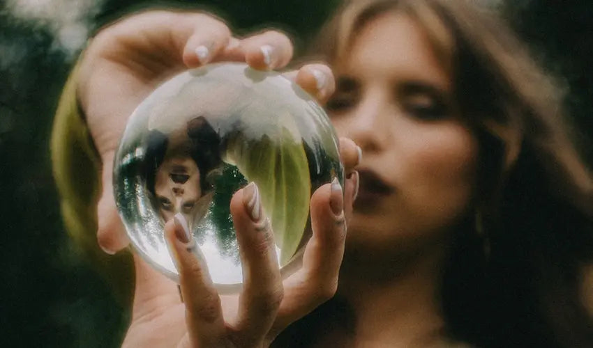 Full Moon in Capricorn: Grounding Ambition with Spirit