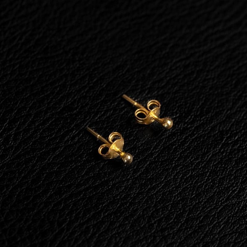 Dot | Stud Earrings - Gold