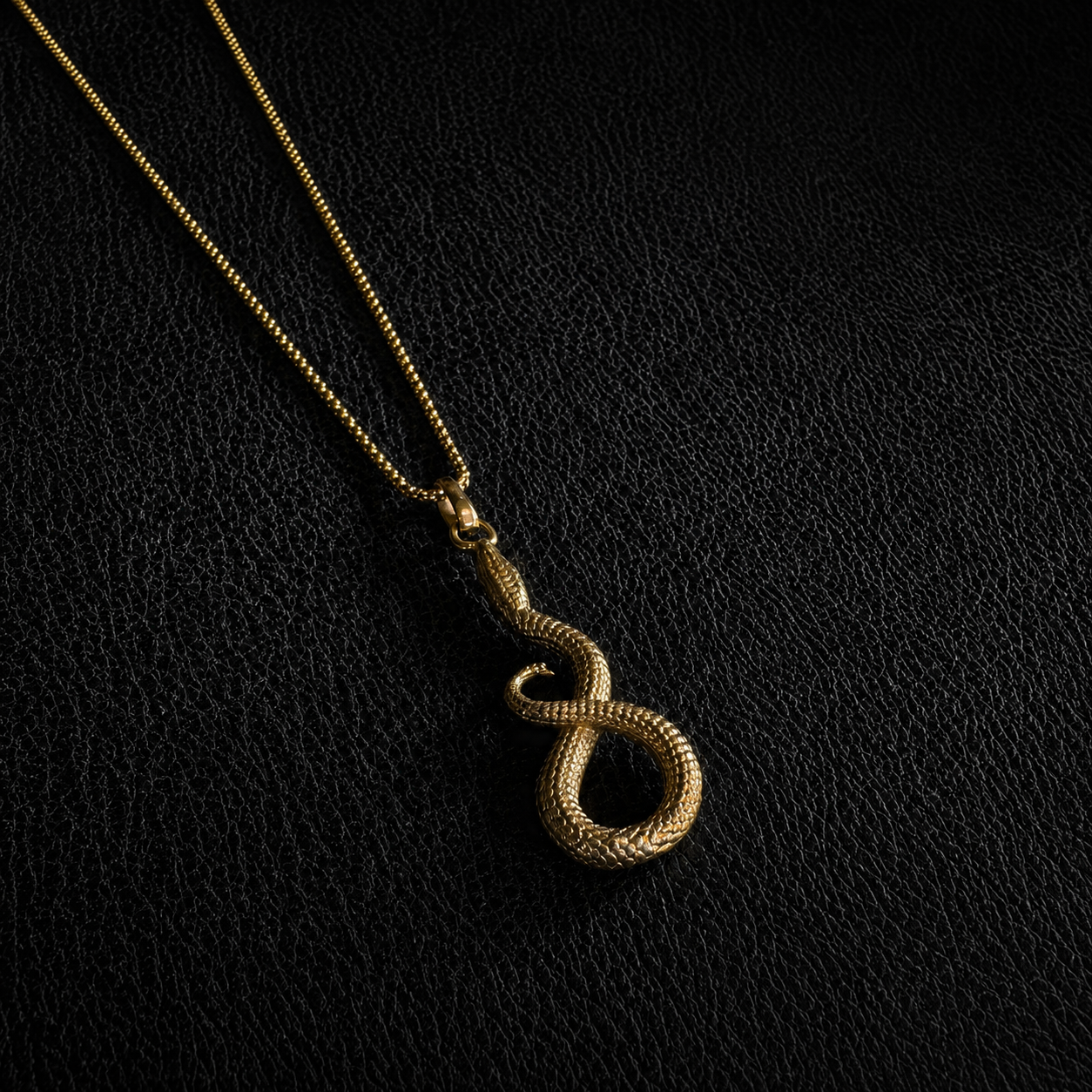 Serpentine | Collier pendentif serpent - Laiton
