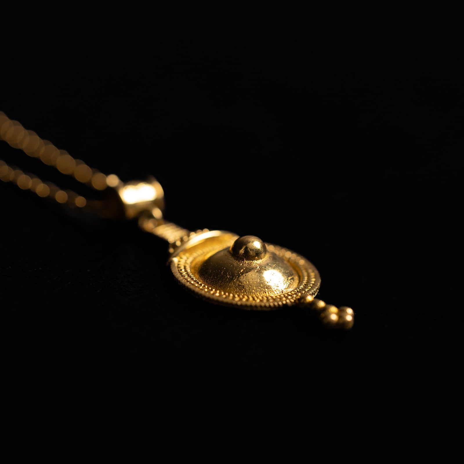 Armure | Collier avec pendentif - Laiton