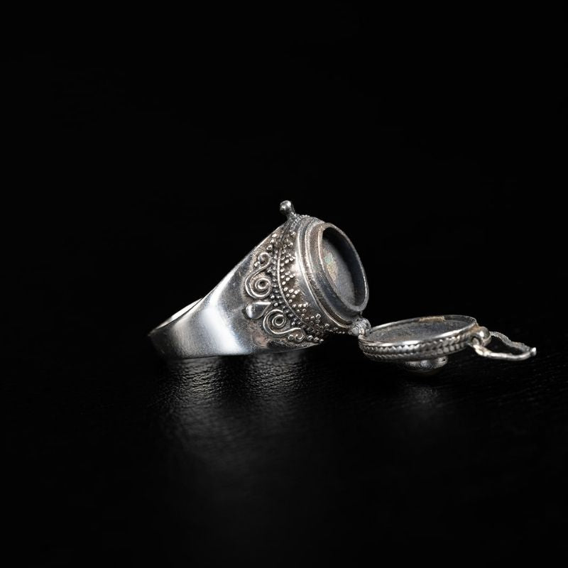 Product - NOIR KĀLA
